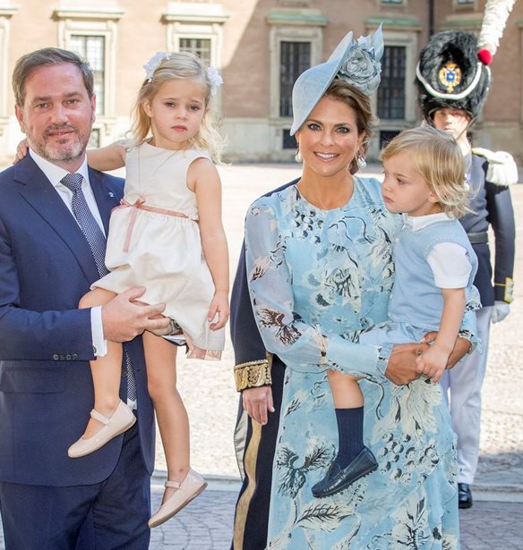 H &#x3C0;&#x3C1;&#x3B9;&#x3B3;&#x3BA;&#x3AF;&#x3C0;&#x3B9;&#x3C3;&#x3C3;&#x3B1; Madeleine &#x3C4;&#x3B7;&#x3C2; &#x3A3;&#x3BF;&#x3C5;&#x3B7;&#x3B4;&#x3AF;&#x3B1;&#x3C2; &#x3B4;&#x3B7;&#x3BC;&#x3BF;&#x3C3;&#x3B9;&#x3B5;&#x3CD;&#x3B5;&#x3B9; &#x3C4;&#x3B7;&#x3BD; &#x3C0;&#x3C1;&#x3CE;&#x3C4;&#x3B7; &#x3C6;&#x3C9;&#x3C4;&#x3BF;&#x3B3;&#x3C1;&#x3B1;&#x3C6;&#x3AF;&#x3B1; &#x3C4;&#x3BF;&#x3C5; &#x3BD;&#x3B5;&#x3BF;&#x3B3;&#x3AD;&#x3BD;&#x3BD;&#x3B7;&#x3C4;&#x3BF;&#x3C5; &#x3C0;&#x3B1;&#x3B9;&#x3B4;&#x3B9;&#x3BF;&#x3CD; &#x3C4;&#x3B7;&#x3C2;