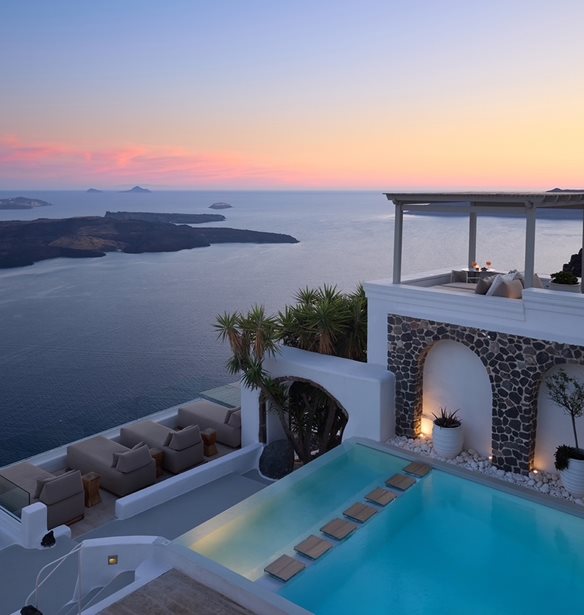 &#x391;&#x3C0;&#x3CC; &#x3C4;&#x3B7;&#x3BD; &#x3A3;&#x3B1;&#x3BD;&#x3C4;&#x3BF;&#x3C1;&#x3AF;&#x3BD;&#x3B7; &#x3BA;&#x3B1;&#x3B9; &#x3C4;&#x3B7;&#x3BD; &#x39A;&#x3C1;&#x3AE;&#x3C4;&#x3B7; &#x3C3;&#x3B5; &#x3CC;&#x3BB;&#x3BF; &#x3C4;&#x3BF;&#x3BD; &#x3BA;&#x3CC;&#x3C3;&#x3BC;&#x3BF;: &#x3A4;&#x3B1; &#x3B4;&#x3CD;&#x3BF; &#x3BE;&#x3B5;&#x3BD;&#x3BF;&#x3B4;&#x3BF;&#x3C7;&#x3B5;&#x3AF;&#x3B1; &#x3C0;&#x3BF;&#x3C5; &#x3B4;&#x3B9;&#x3B1;&#x3BA;&#x3C1;&#x3AF;&#x3B8;&#x3B7;&#x3BA;&#x3B1;&#x3BD; &#x3C3;&#x3C4;&#x3B1; Cond&#xE9; Nast Traveler&#x2019;s 2025 Readers&#x2019; Choice Awards