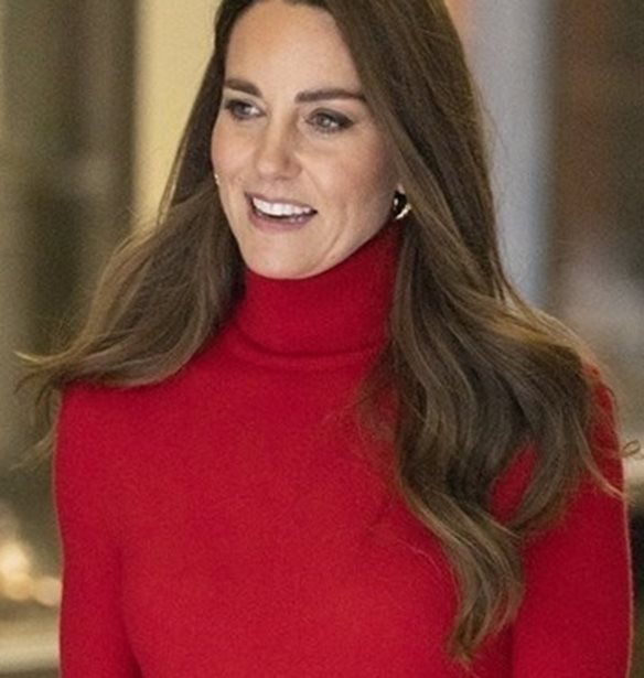 &#x39A;ate Middleton | &#x391;&#x3C0;&#x3BF;&#x3B3;&#x3B5;&#x3AF;&#x3C9;&#x3C3;&#x3B5; &#x3C4;&#x3BF; office look &#x3BC;&#x3B5; &#x3C4;&#x3B7;&#x3BD; &#x3BC;&#x3B5;&#x3B3;&#x3B1;&#x3BB;&#x3CD;&#x3C4;&#x3B5;&#x3C1;&#x3B7; &#x3C4;&#x3AC;&#x3C3;&#x3B7; &#x3C3;&#x3C4;&#x3B1; &#x3C0;&#x3B1;&#x3C0;&#x3BF;&#x3CD;&#x3C4;&#x3C3;&#x3B9;&#x3B1;