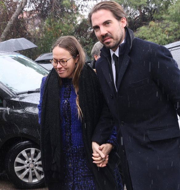 Nina Flohr | &#x388;&#x3C4;&#x3BF;&#x3B9;&#x3BC;&#x3B7; &#x3BD;&#x3B1; &#x3BA;&#x3B1;&#x3BC;&#x3B1;&#x3C1;&#x3CE;&#x3C3;&#x3B5;&#x3B9; &#x3C4;&#x3BF;&#x3BD; &#x3A6;&#x3AF;&#x3BB;&#x3B9;&#x3C0;&#x3C0;&#x3BF; &#x39D;&#x3C4;&#x3B5; &#x393;&#x3BA;&#x3C1;&#x3B5;&#x3C2; &#x3C3;&#x3C4;&#x3BF;&#x3BD; &#x3B5;&#x3BB;&#x3BB;&#x3B7;&#x3BD;&#x3B9;&#x3BA;&#x3CC; &#x3C3;&#x3C4;&#x3C1;&#x3B1;&#x3C4;&#x3CC;;