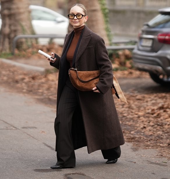 Το μακρύ μάλλινο παλτό της Massimo Dutti που αξίζει να βάλεις στη λίστα σου στις εκπτώσεις