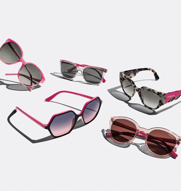 &#x397; Vogue Eyewear &#x3B3;&#x3B9;&#x3BF;&#x3C1;&#x3C4;&#x3AC;&#x3B6;&#x3B5;&#x3B9; 50 &#x3C7;&#x3C1;&#x3CC;&#x3BD;&#x3B9;&#x3B1; &#x3C3;&#x3C4;&#x3BF;&#x3BD; &#x3BA;&#x3CC;&#x3C3;&#x3BC;&#x3BF; &#x3C4;&#x3B7;&#x3C2; &#x3BC;&#x3CC;&#x3B4;&#x3B1;&#x3C2; &#x3BA;&#x3B1;&#x3B9; &#x3B1;&#x3C6;&#x3B9;&#x3B5;&#x3C1;&#x3CE;&#x3BD;&#x3B5;&#x3B9; &#x3C4;&#x3B7; &#x3C3;&#x3C5;&#x3BB;&#x3BB;&#x3BF;&#x3B3;&#x3AE; &#x3C4;&#x3B7;&#x3C2; &#x3C3;&#x3C4;&#x3B9;&#x3C2; style makers