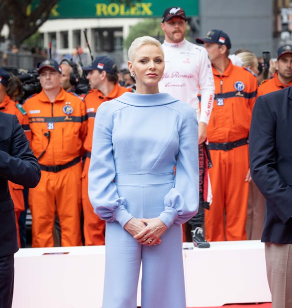 &#x3A0;&#x3C1;&#x3B9;&#x3B3;&#x3BA;&#x3AF;&#x3C0;&#x3B9;&#x3C3;&#x3C3;&#x3B1; Charlene &#x3C4;&#x3BF;&#x3C5; &#x39C;&#x3BF;&#x3BD;&#x3B1;&#x3BA;&#x3CC; | &#x39C;&#x3B5; &#x3B5;&#x3BD;&#x3C4;&#x3C5;&#x3C0;&#x3C9;&#x3C3;&#x3B9;&#x3B1;&#x3BA;&#x3CC; blazer dress &#x3BA;&#x3B1;&#x3B9; bejewelled bustier Alexander McQueen