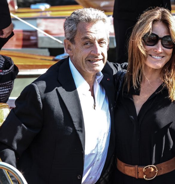 Carla Bruni &amp; Nicolas Sarkozy | &#x388;&#x3BE;&#x3B1;&#x3BB;&#x3BB;&#x3BF;&#x3B9; &#x3BF;&#x3B9; &#x393;&#x3AC;&#x3BB;&#x3BB;&#x3BF;&#x3B9; &#x3BC;&#x3B5; &#x3C4;&#x3BF; &#x3BD;&#x3AD;&#x3BF; &#x3C4;&#x3BF;&#x3C5;&#x3C2; &#x3C4;&#x3C1;&#x3C5;&#x3C6;&#x3B5;&#x3C1;&#x3CC; &#x3B2;&#x3AF;&#x3BD;&#x3C4;&#x3B5;&#x3BF; &#x3C3;&#x3C4;&#x3B1; social media
