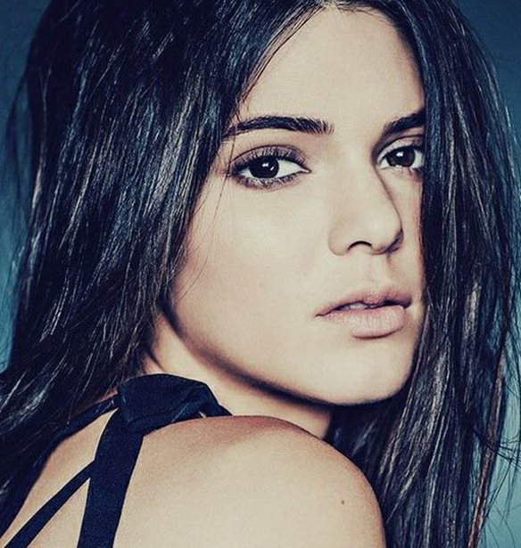 Kendall Jenner: &#x39C;&#x3BF;&#x3B9;&#x3C1;&#x3AC;&#x3B6;&#x3B5;&#x3C4;&#x3B1;&#x3B9; &#x3C4;&#x3B9;&#x3C2; &#x3C4;&#x3C1;&#x3BF;&#x3BC;&#x3B1;&#x3BA;&#x3C4;&#x3B9;&#x3BA;&#x3AD;&#x3C2; &#x3BB;&#x3B5;&#x3C0;&#x3C4;&#x3BF;&#x3BC;&#x3AD;&#x3C1;&#x3B5;&#x3B9;&#x3B5;&#x3C2; &#x3C4;&#x3B7;&#x3C2; &#x3C3;&#x3C5;&#x3BD;&#x3AC;&#x3BD;&#x3C4;&#x3B7;&#x3C3;&#x3B7;&#x3C2; &#x3BC;&#x3B5; &#x3C4;&#x3BF; &#x3B4;&#x3B9;&#x3CE;&#x3BA;&#x3C4;&#x3B7; &#x3C4;&#x3B7;&#x3C2;