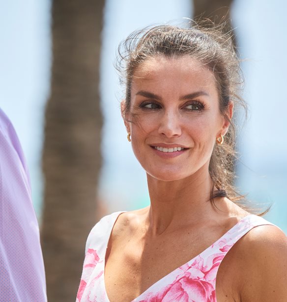&#x397; &#x3B2;&#x3B1;&#x3C3;&#x3AF;&#x3BB;&#x3B9;&#x3C3;&#x3C3;&#x3B1; Letizia &#x3C6;&#x3CC;&#x3C1;&#x3B5;&#x3C3;&#x3B5; &#x3AD;&#x3BD;&#x3B1; &#x3C5;&#x3C0;&#x3AD;&#x3C1;&#x3BF;&#x3C7;&#x3BF; &#x3BA;&#x3B1;&#x3BB;&#x3BF;&#x3BA;&#x3B1;&#x3B9;&#x3C1;&#x3B9;&#x3BD;&#x3CC; &#x3C6;&#x3CC;&#x3C1;&#x3B5;&#x3BC;&#x3B1;