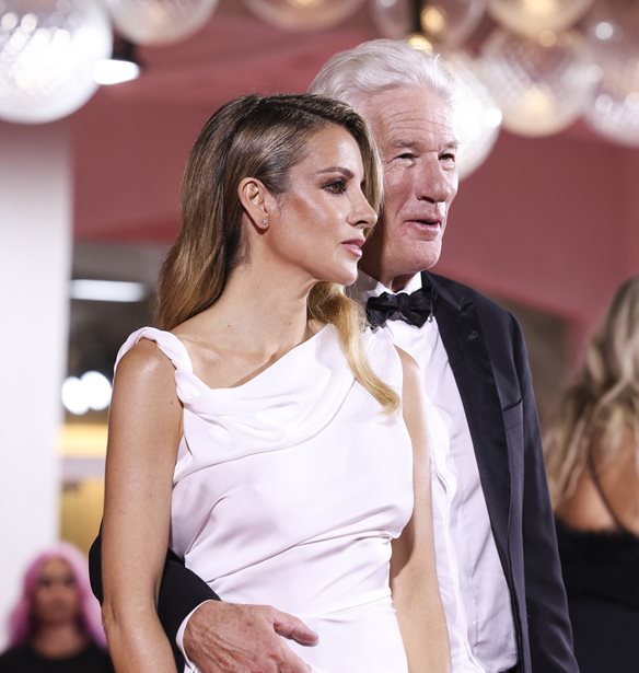 Alejandra Silva | H &#x3C3;&#x3CD;&#x3B6;&#x3C5;&#x3B3;&#x3BF;&#x3C2; &#x3C4;&#x3BF;&#x3C5; Richard Gere &#x3BC;&#x3B5; &#x3C4;&#x3B9;&#x3C2; &#x3B1;&#x3B3;&#x3B1;&#x3C0;&#x3B7;&#x3BC;&#x3AD;&#x3BD;&#x3B5;&#x3C2; &#x3B5;&#x3C3;&#x3C0;&#x3B1;&#x3BD;&#x3C4;&#x3C1;&#x3AF;&#x3B3;&#x3B9;&#x3B5;&#x3C2; &#x3C4;&#x3B7;&#x3C2; &#x3B2;&#x3B1;&#x3C3;&#x3AF;&#x3BB;&#x3B9;&#x3C3;&#x3C3;&#x3B1;&#x3C2; Letizia