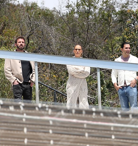 H Jennifer Lopez &#x3BA;&#x3B1;&#x3B9; &#x3BF; Ben Affleck &#x3C8;&#x3AC;&#x3C7;&#x3BD;&#x3BF;&#x3C5;&#x3BD; &#x3C3;&#x3C0;&#x3AF;&#x3C4;&#x3B9; &#x3C3;&#x3C4;&#x3BF; &#x39B;&#x3BF;&#x3C2; &#x386;&#x3BD;&#x3C4;&#x3B6;&#x3B5;&#x3BB;&#x3B5;&#x3C2; &#x2013; &#x39F;&#x3B9; &#x3B5;&#x3B9;&#x3BA;&#x3CC;&#x3BD;&#x3B5;&#x3C2; &#x3B1;&#x3C0;&#x3CC; &#x3C4;&#x3B7;&#x3BD; &#x3B5;&#x3C0;&#x3AF;&#x3C3;&#x3BA;&#x3B5;&#x3C8;&#x3AE; &#x3C4;&#x3BF;&#x3C5;&#x3C2; &#x3C3;&#x3B5; &#x3BF;&#x3B9;&#x3BA;&#x3BF;&#x3B4;&#x3BF;&#x3BC;&#x3AE;