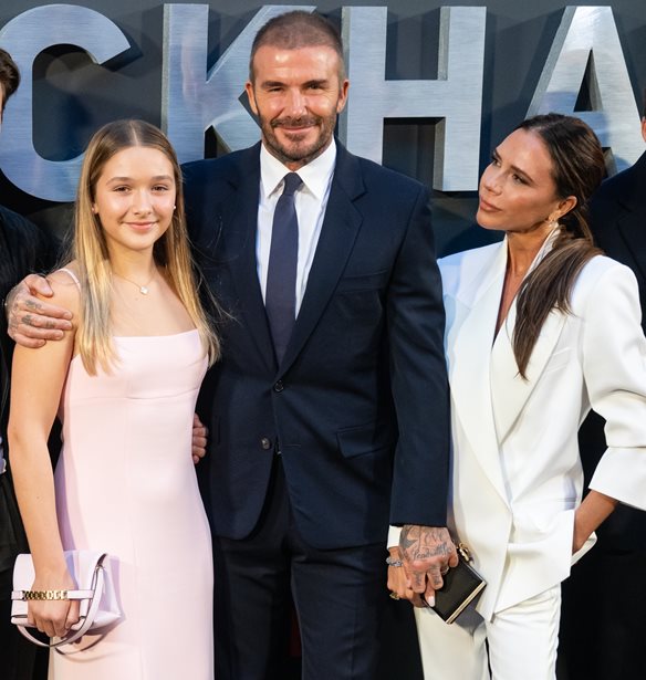 Victoria &amp; Harper Beckham | &#x39C;&#x3B1;&#x3BC;&#x3AC; &#x3BA;&#x3B1;&#x3B9; &#x3BA;&#x3CC;&#x3C1;&#x3B7; &#x3BC;&#x3B5; &#x3B1;&#x3C3;&#x3BF;&#x3C1;&#x3C4;&#x3AF; look &#x3C3;&#x3B5; &#x3B2;&#x3C1;&#x3B1;&#x3B4;&#x3B9;&#x3BD;&#x3AE; &#x3C4;&#x3BF;&#x3C5;&#x3C2; &#x3AD;&#x3BE;&#x3BF;&#x3B4;&#x3BF; &#x3C3;&#x3C4;&#x3BF; &#x39D;&#x3C4;&#x3BF;&#x3C5;&#x3BC;&#x3C0;&#x3AC;&#x3B9;