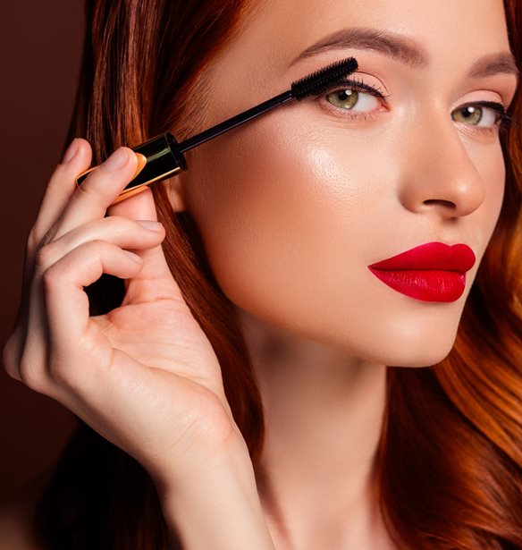 Η μάσκαρα που χαρίζει ιλιγγιώδες μήκος στις βλεφαρίδες