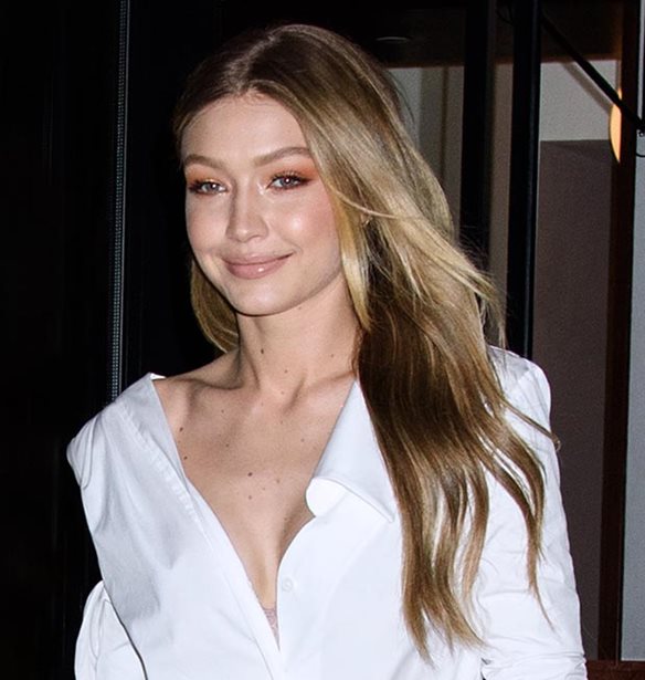 Shirt dress &#x3C4;&#x3BF; &#x3C7;&#x3B5;&#x3B9;&#x3BC;&#x3CE;&#x3BD;&#x3B1;; &#x397; Gigi Hadid &#x3BE;&#x3AD;&#x3C1;&#x3B5;&#x3B9; &#x3C0;&#x3CE;&#x3C2; &#x3B3;&#x3AF;&#x3BD;&#x3B5;&#x3C4;&#x3B1;&#x3B9;!