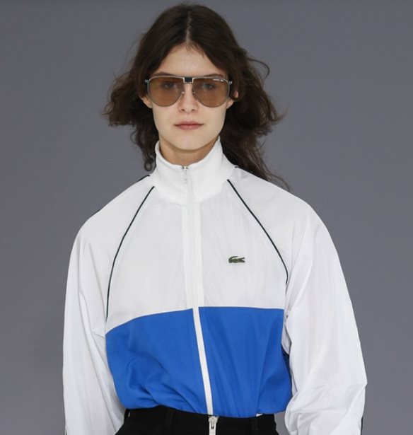 &#x397; Lacoste &#x3B1;&#x3BB;&#x3BB;&#x3AC;&#x3B6;&#x3B5;&#x3B9; &#x3C0;&#x3C1;&#x3BF;&#x3C3;&#x3C9;&#x3C1;&#x3B9;&#x3BD;&#x3AC; &#x3C4;&#x3BF; &#x3C7;&#x3B1;&#x3C1;&#x3B1;&#x3BA;&#x3C4;&#x3B7;&#x3C1;&#x3B9;&#x3C3;&#x3C4;&#x3B9;&#x3BA;&#x3CC; &#x3C4;&#x3B7;&#x3C2; logo &#x3B3;&#x3B9;&#x3B1; &#x3BA;&#x3B1;&#x3BB;&#x3CC; &#x3C3;&#x3BA;&#x3BF;&#x3C0;&#x3CC;