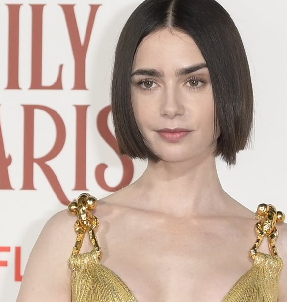 Lily Collins | &#x3A0;&#x3BF;&#x3B9;&#x3BF;&#x3BD; &#x3B8;&#x3B5;&#x3C9;&#x3C1;&#x3B5;&#x3AF; &#x3B9;&#x3B4;&#x3B1;&#x3BD;&#x3B9;&#x3BA;&#x3CC; &#x3C4;&#x3B1;&#x3AF;&#x3C1;&#x3B9; &#x3B3;&#x3B9;&#x3B1; &#x3C4;&#x3B7;&#x3BD; &#x3B7;&#x3C1;&#x3C9;&#x3AF;&#x3B4;&#x3B1; &#x3C4;&#x3B7;&#x3C2; &#x3C3;&#x3C4;&#x3BF; Emily in Paris