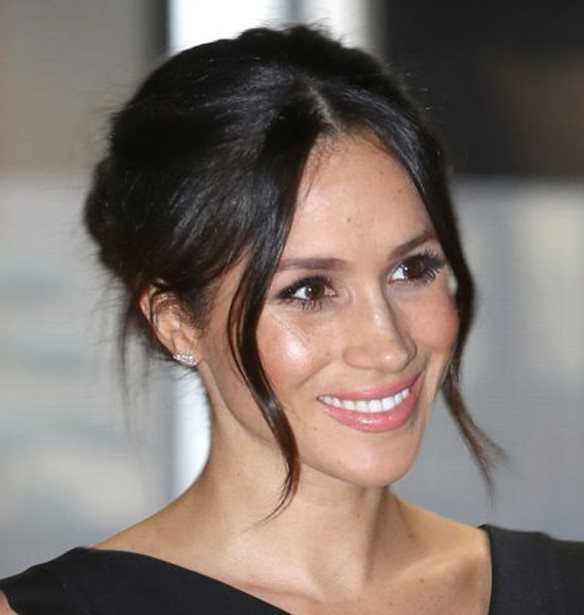 &#x397; Meghan Markle &#x3AC;&#x3BB;&#x3BB;&#x3B1;&#x3BE;&#x3B5; &#x3C4;&#x3B1; &#x3BC;&#x3B1;&#x3BB;&#x3BB;&#x3B9;&#x3AC; &#x3C4;&#x3B7;&#x3C2;! &#x3A0;&#x3CE;&#x3C2; &#x3B5;&#x3C0;&#x3AD;&#x3BB;&#x3B5;&#x3BE;&#x3B5; &#x3BD;&#x3B1; &#x3BA;&#x3BF;&#x3C5;&#x3C1;&#x3B5;&#x3C5;&#x3C4;&#x3B5;&#x3AF; &#x3C4;&#x3CE;&#x3C1;&#x3B1; &#x3C0;&#x3BF;&#x3C5; &#x3B4;&#x3B5;&#x3BD; &#x3C5;&#x3C0;&#x3B1;&#x3BA;&#x3BF;&#x3CD;&#x3B5;&#x3B9; &#x3C3;&#x3C4;&#x3BF; &#x3C0;&#x3C1;&#x3C9;&#x3C4;&#x3CC;&#x3BA;&#x3BF;&#x3BB;&#x3BB;&#x3BF;