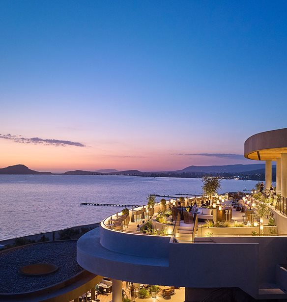 &#x3A4;&#x3BF; &#x3C0;&#x3C1;&#x3CE;&#x3C4;&#x3BF; &#x3BE;&#x3B5;&#x3BD;&#x3BF;&#x3B4;&#x3BF;&#x3C7;&#x3B5;&#x3AF;&#x3BF; &#x3C4;&#x3B7;&#x3C2; Mandarin Oriental &#x3C3;&#x3C4;&#x3B7;&#x3BD; &#x395;&#x3BB;&#x3BB;&#x3AC;&#x3B4;&#x3B1; &#x3BC;&#x3CC;&#x3BB;&#x3B9;&#x3C2; &#x3AC;&#x3BD;&#x3BF;&#x3B9;&#x3BE;&#x3B5; &#x3C4;&#x3B9;&#x3C2; &#x3C0;&#x3CC;&#x3C1;&#x3C4;&#x3B5;&#x3C2; &#x3C4;&#x3BF;&#x3C5; &#x3C3;&#x3C4;&#x3B7;&#x3BD; Costa Navarino