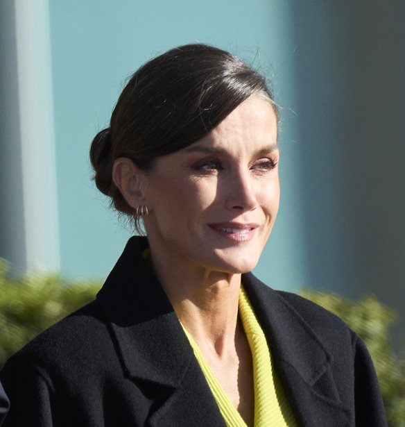 &#x397; &#x392;&#x3B1;&#x3C3;&#x3AF;&#x3BB;&#x3B9;&#x3C3;&#x3C3;&#x3B1; Letizia &#x3BC;&#x3B5; &#x3C4;&#x3BF; &#x3C0;&#x3B1;&#x3BB;&#x3C4;&#x3CC; &#x3B1;&#x3C0;&#x3CC; &#x3C4;&#x3B7; Mango &#x3C0;&#x3BF;&#x3C5; &#x3C7;&#x3C1;&#x3B5;&#x3B9;&#x3AC;&#x3B6;&#x3B5;&#x3C3;&#x3B1;&#x3B9; &#x3CC;&#x3C0;&#x3BF;&#x3B9;&#x3BF; &#x3BA;&#x3B1;&#x3B9; &#x3B5;&#x3AC;&#x3BD; &#x3B5;&#x3AF;&#x3BD;&#x3B1;&#x3B9; &#x3C4;&#x3BF; &#x3C3;&#x3C4;&#x3B9;&#x3BB; &#x3C3;&#x3BF;&#x3C5;
