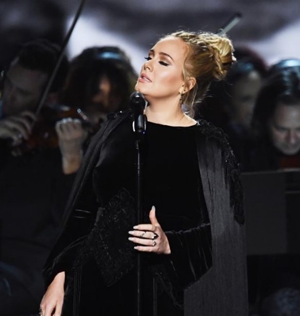 Adele: &#x3A4;&#x3BF; &#x3B1;&#x3BD;&#x3B1;&#x3C0;&#x3AC;&#x3BD;&#x3C4;&#x3B5;&#x3C7;&#x3BF; &#x3BE;&#x3AD;&#x3C3;&#x3C0;&#x3B1;&#x3C3;&#x3BC;&#x3B1; &#x3BA;&#x3B1;&#x3C4;&#x3AC; &#x3C4;&#x3B7; &#x3B4;&#x3B9;&#x3AC;&#x3C1;&#x3BA;&#x3B5;&#x3B9;&#x3B1; &#x3C4;&#x3B7;&#x3C2; &#x3B5;&#x3C1;&#x3BC;&#x3B7;&#x3BD;&#x3B5;&#x3AF;&#x3B1;&#x3C2; &#x3C4;&#x3B7;&#x3C2; &#x3C3;&#x3C4;&#x3B1; Grammy
