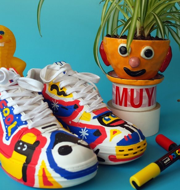 H Pull&amp;Bear &#x3BB;&#x3B1;&#x3BD;&#x3C3;&#x3AC;&#x3C1;&#x3B5;&#x3B9; &#x3AD;&#x3BD;&#x3B1; &#x3BA;&#x3B9;&#x3C4; &#x3B1;&#x3B8;&#x3BB;&#x3B7;&#x3C4;&#x3B9;&#x3BA;&#x3CE;&#x3BD; &#x3C0;&#x3B1;&#x3C0;&#x3BF;&#x3C5;&#x3C4;&#x3C3;&#x3B9;&#x3CE;&#x3BD; &#x3BC;&#x3B5; &#x3B4;&#x3C5;&#x3BD;&#x3B1;&#x3C4;&#x3CC;&#x3C4;&#x3B7;&#x3C4;&#x3B1; &#x3B5;&#x3BE;&#x3B1;&#x3C4;&#x3BF;&#x3BC;&#x3AF;&#x3BA;&#x3B5;&#x3C5;&#x3C3;&#x3B7;&#x3C2; &#x3BC;&#x3B5; &#x3BC;&#x3B1;&#x3C1;&#x3BA;&#x3B1;&#x3B4;&#x3CC;&#x3C1;&#x3BF;&#x3C5;&#x3C2; POSCA