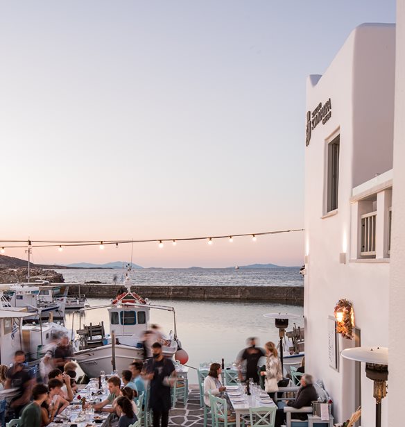 Mario Restaurant &#x3C3;&#x3C4;&#x3B7; &#x39D;&#x3AC;&#x3BF;&#x3C5;&#x3C3;&#x3B1; &#x3C4;&#x3B7;&#x3C2; &#x3A0;&#x3AC;&#x3C1;&#x3BF;&#x3C5;