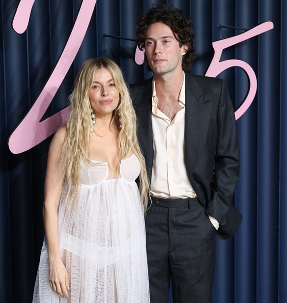 Baby Boom &#x3B3;&#x3B9;&#x3B1; &#x3C4;&#x3B7;&#x3BD; Sienna Miller | &#x388;&#x3B3;&#x3BA;&#x3C5;&#x3BF;&#x3C2; &#x3C3;&#x3C4;&#x3BF; &#x3C4;&#x3C1;&#x3AF;&#x3C4;&#x3BF; &#x3C4;&#x3B7;&#x3C2; &#x3C0;&#x3B1;&#x3B9;&#x3B4;&#x3AF;