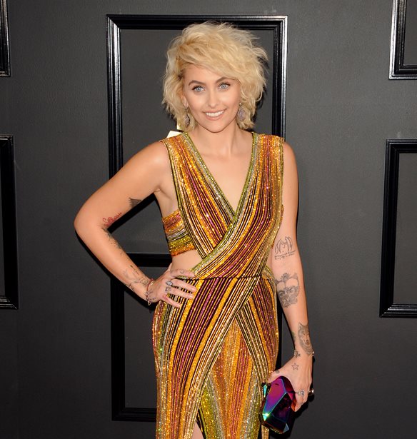 Paris Jackson | &#x397; &#x3C0;&#x3B1;&#x3C1;&#x3AC;&#x3BD;&#x3BF;&#x3B9;&#x3B1; &#x3BA;&#x3B1;&#x3B9; &#x3BF;&#x3B9; &#x3C0;&#x3B1;&#x3C1;&#x3B1;&#x3B9;&#x3C3;&#x3B8;&#x3AE;&#x3C3;&#x3B5;&#x3B9;&#x3C2; &#x3B1;&#x3C0;&#x3CC; &#x3C4;&#x3B7;&#x3BD; &#x3C0;&#x3AF;&#x3B5;&#x3C3;&#x3B7; &#x3C4;&#x3C9;&#x3BD; &#x3C0;&#x3B1;&#x3C0;&#x3B1;&#x3C1;&#x3AC;&#x3C4;&#x3C3;&#x3B9;