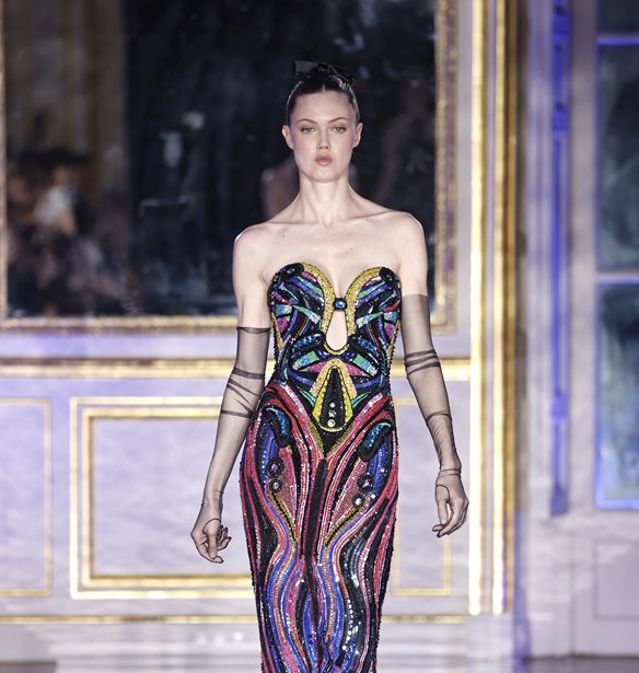 5 λιπ γκλος που θα κάνουν τα χείλη σου να λάμψουν