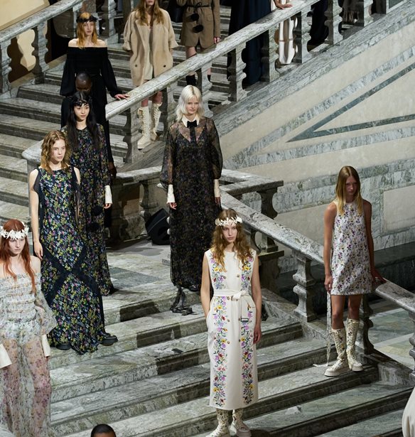 Max Mara Resort 2024 | &#x38C;&#x3BB;&#x3B1; &#x3B3;&#x3B9;&#x3B1; &#x3C4;&#x3BF; &#x3C6;&#x3B1;&#x3BD;&#x3C4;&#x3B1;&#x3C3;&#x3BC;&#x3B1;&#x3B3;&#x3BF;&#x3C1;&#x3B9;&#x3BA;&#x3CC; show &#x3C3;&#x3C4;&#x3B7;&#x3BD; &#x3A3;&#x3C4;&#x3BF;&#x3BA;&#x3C7;&#x3CC;&#x3BB;&#x3BC;&#x3B7;