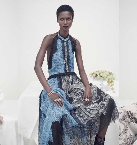 Studio SS22 | &#x3A4;&#x3B1; &#x3C0;&#x3B9;&#x3BF; &#x3BA;&#x3BF;&#x3BC;&#x3C8;&#x3AC; &#x3BA;&#x3BF;&#x3BC;&#x3BC;&#x3AC;&#x3C4;&#x3B9;&#x3B1; &#x3B1;&#x3C0;&#x3CC; &#x3C4;&#x3B7; &#x3BD;&#x3AD;&#x3B1; &#x3C3;&#x3C5;&#x3BB;&#x3BB;&#x3BF;&#x3B3;&#x3AE; &#x3C4;&#x3B7;&#x3C2; Zara &#x3C0;&#x3BF;&#x3C5; &#x3B1;&#x3BE;&#x3AF;&#x3B6;&#x3B5;&#x3B9; &#x3BD;&#x3B1; &#x3B1;&#x3C0;&#x3BF;&#x3BA;&#x3C4;&#x3AE;&#x3C3;&#x3B5;&#x3B9;&#x3C2;