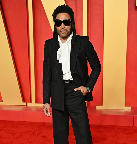Lenny Kravitz| M&#x27; &#x3AD;&#x3BD;&#x3B1; &#x3C0;&#x3BF;&#x3C4;&#x3AE;&#x3C1;&#x3B9; &#x3C3;&#x3B1;&#x3BC;&#x3C0;&#x3AC;&#x3BD;&#x3B9;&#x3B1; &#x3BA;&#x3B1;&#x3B9; &#x3B8;&#x3AD;&#x3B1; &#x3C4;&#x3B7;&#x3BD; &#x391;&#x3BA;&#x3C1;&#x3CC;&#x3C0;&#x3BF;&#x3BB;&#x3B7;, &#x3C0;&#x3C1;&#x3B9;&#x3BD; &quot;&#x3C1;&#x3BF;&#x3BA;&#x3AC;&#x3C1;&#x3B5;&#x3B9;&quot; &#x3C4;&#x3B7;&#x3BD; &#x391;&#x3B8;&#x3AE;&#x3BD;&#x3B1; &#x3BC;&#x3B5; &#x3C4;&#x3B7; &#x3C3;&#x3C5;&#x3BD;&#x3B1;&#x3C5;&#x3BB;&#x3AF;&#x3B1; &#x3C4;&#x3BF;&#x3C5;