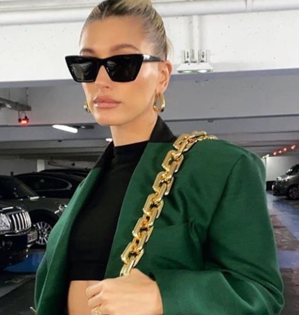 Αυτή είναι η νέα it bag που θα δεις παντού και ανήκει στο brand που υποψιάζεσαι