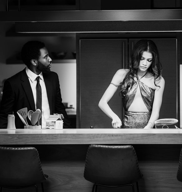 Malcolm &amp; Marie | &#x3A4;&#x3BF; &#x3B5;&#x3BD;&#x3C4;&#x3C5;&#x3C0;&#x3C9;&#x3C3;&#x3B9;&#x3B1;&#x3BA;&#x3CC; &#x3C6;&#x3CC;&#x3C1;&#x3B5;&#x3BC;&#x3B1; &#x3C4;&#x3B7;&#x3C2; Zendaya &#x3B5;&#x3AF;&#x3BD;&#x3B1;&#x3B9; &#x3B4;&#x3B9;&#x3B1;&#x3B8;&#x3AD;&#x3C3;&#x3B9;&#x3BC;&#x3BF; &#x3C0;&#x3C1;&#x3BF;&#x3C2; &#x3C0;&#x3CE;&#x3BB;&#x3B7;&#x3C3;&#x3B7;