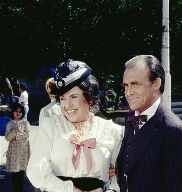 &#x3A0;&#x3AD;&#x3B8;&#x3B1;&#x3BD;&#x3B5; &#x3B7; &#x391;&#x3BC;&#x3B5;&#x3C1;&#x3B9;&#x3BA;&#x3B1;&#x3BD;&#x3AF;&#x3B4;&#x3B1; &#x3B7;&#x3B8;&#x3BF;&#x3C0;&#x3BF;&#x3B9;&#x3CC;&#x3C2; Catherine MacGregor