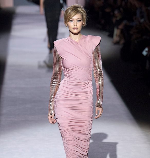 Tom Ford Άνοιξη/ Καλοκαίρι 2018 | Ορίζει το νέο -ρετρό- σέξι