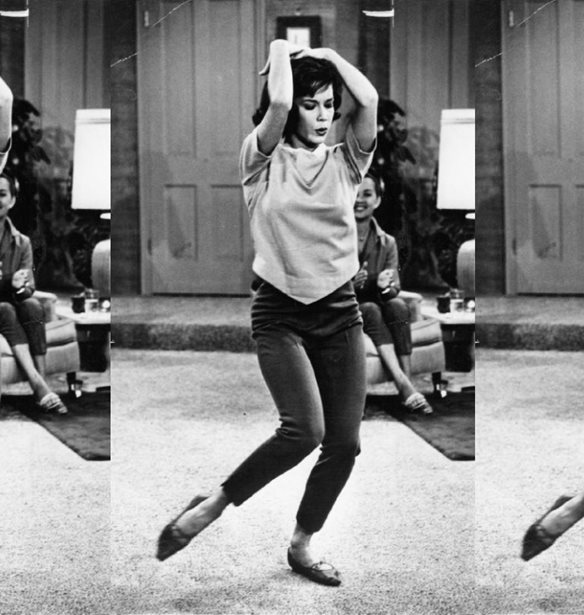 Mary Tyler Moore: &#x3A4;&#x3BF; &#x3BA;&#x3BF;&#x3C1;&#x3AF;&#x3C4;&#x3C3;&#x3B9; &#x3C0;&#x3BF;&#x3C5; &#x3AC;&#x3BB;&#x3BB;&#x3B1;&#x3BE;&#x3B5; &#x3C4;&#x3BF;&#x3BD; &#x3BA;&#x3CC;&#x3C3;&#x3BC;&#x3BF; &#x3C4;&#x3B7;&#x3C2; &#x3BC;&#x3CC;&#x3B4;&#x3B1;&#x3C2; &#x3BC;&#x3CC;&#x3BD;&#x3BF; &#x3BC;&#x3B5; &#x3AD;&#x3BD;&#x3B1; &#x3B6;&#x3B5;&#x3C5;&#x3B3;&#x3AC;&#x3C1;&#x3B9; capris