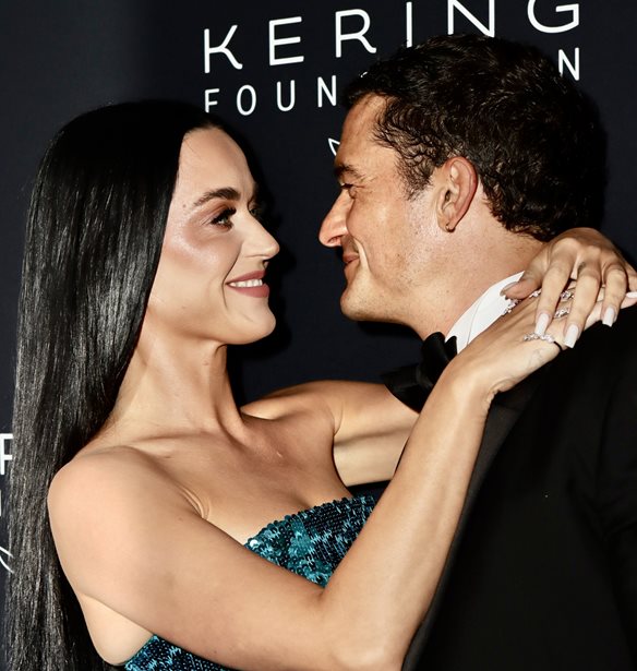 MTV VMAs 2024 | &#x3A4;&#x3BF; &#x3C4;&#x3C1;&#x3C5;&#x3C6;&#x3B5;&#x3C1;&#x3CC; &#x3C6;&#x3B9;&#x3BB;&#x3AF; &#x3C4;&#x3BF;&#x3C5; Orlando Bloom &#x3C3;&#x3C4;&#x3B7;&#x3BD; Katy Perry &#x3BA;&#x3B1;&#x3B9; &#x3B7; &#x3B1;&#x3C0;&#x3BF;&#x3BA;&#x3AC;&#x3BB;&#x3C5;&#x3C8;&#x3B7; &#x3B3;&#x3B9;&#x3B1; &#x3C4;&#x3B7;&#x3BD; &#x3BA;&#x3CC;&#x3C1;&#x3B7; &#x3C4;&#x3BF;&#x3C5;&#x3C2; (&#x3B2;&#x3AF;&#x3BD;&#x3C4;&#x3B5;&#x3BF;)