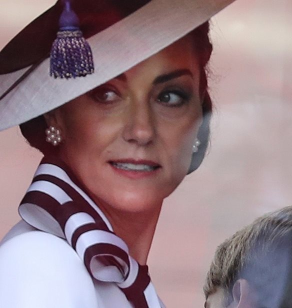 Kate Middleton | &#x3A0;&#x3B9;&#x3BF; &#x3C3;&#x3CD;&#x3BD;&#x3C4;&#x3BF;&#x3BC;&#x3B1; &#x3B1;&#x3C0;&#x3CC; &#x3CC;&#x3C3;&#x3BF; &#x3BD;&#x3BF;&#x3BC;&#x3AF;&#x3B6;&#x3BF;&#x3C5;&#x3BC;&#x3B5; &#x3B7; &#x3B5;&#x3C0;&#x3CC;&#x3BC;&#x3B5;&#x3BD;&#x3B7; &#x3B5;&#x3BC;&#x3C6;&#x3AC;&#x3BD;&#x3B9;&#x3C3;&#x3AE; &#x3C4;&#x3B7;&#x3C2;