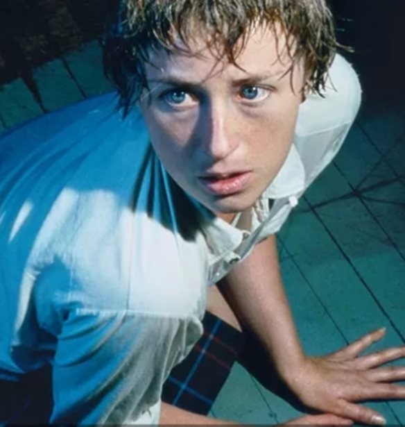 Cindy Sherman | &#x3A0;&#x3C1;&#x3CE;&#x3B9;&#x3BC;&#x3B1; &#x3AD;&#x3C1;&#x3B3;&#x3B1; &#x3C4;&#x3B7;&#x3C2; &#x3B5;&#x3BC;&#x3B2;&#x3BB;&#x3B7;&#x3BC;&#x3B1;&#x3C4;&#x3B9;&#x3BA;&#x3AE;&#x3C2; &#x3C6;&#x3C9;&#x3C4;&#x3BF;&#x3B3;&#x3C1;&#x3AC;&#x3C6;&#x3BF;&#x3C5; &#x3C0;&#x3B1;&#x3C1;&#x3BF;&#x3C5;&#x3C3;&#x3B9;&#x3AC;&#x3B6;&#x3BF;&#x3BD;&#x3C4;&#x3B1;&#x3B9; &#x3C3;&#x3C4;&#x3BF; &#x39C;&#x3BF;&#x3C5;&#x3C3;&#x3B5;&#x3AF;&#x3BF; &#x39A;&#x3C5;&#x3BA;&#x3BB;&#x3B1;&#x3B4;&#x3B9;&#x3BA;&#x3AE;&#x3C2; &#x3A4;&#x3AD;&#x3C7;&#x3BD;&#x3B7;&#x3C2;