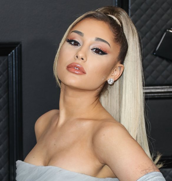 God Is A Woman | &#x3A4;&#x3BF; &#x3BD;&#x3AD;&#x3BF;, &#x3C0;&#x3BF;&#x3BB;&#x3BB;&#x3AC; &#x3C5;&#x3C0;&#x3BF;&#x3C3;&#x3C7;&#x3CC;&#x3BC;&#x3B5;&#x3BD;&#x3BF; &#x3AC;&#x3C1;&#x3C9;&#x3BC;&#x3B1; &#x3C4;&#x3B7;&#x3C2; Ariana Grande