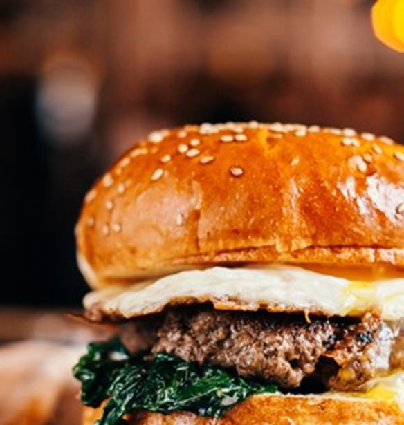 Green-Chile Burger &#x3BC;&#x3B5; &#x3A4;&#x3B7;&#x3B3;&#x3B1;&#x3BD;&#x3B7;&#x3C4;&#x3CC; &#x391;&#x3C5;&#x3B3;&#x3CC;