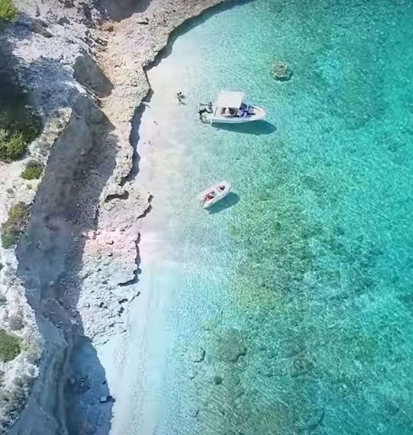&#x388;&#x3BD;&#x3B1;&#x3C2; &#x3BC;&#x3B9;&#x3BA;&#x3C1;&#x3CC;&#x3C2; &#x3C0;&#x3B1;&#x3C1;&#x3AC;&#x3B4;&#x3B5;&#x3B9;&#x3C3;&#x3BF;&#x3C2; &#x3BC;&#x3CC;&#x3BB;&#x3B9;&#x3C2; 1,5 &#x3CE;&#x3C1;&#x3B1; &#x3B1;&#x3C0;&#x3CC; &#x3C4;&#x3B7;&#x3BD; &#x391;&#x3B8;&#x3AE;&#x3BD;&#x3B1;