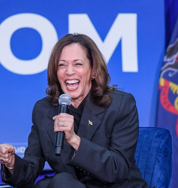 Kamala Harris | &#x39F;&#x3B9; &#x3B4;&#x3B9;&#x3AC;&#x3C3;&#x3B7;&#x3BC;&#x3BF;&#x3B9; &#x3C0;&#x3BF;&#x3C5; &#x3C3;&#x3C4;&#x3B7;&#x3C1;&#x3AF;&#x3B6;&#x3BF;&#x3C5;&#x3BD; &#x3C3;&#x3B8;&#x3B5;&#x3BD;&#x3B1;&#x3C1;&#x3AC; &#x3C4;&#x3B7;&#x3BD; &#x3C5;&#x3C0;&#x3BF;&#x3C8;&#x3B7;&#x3C6;&#x3B9;&#x3CC;&#x3C4;&#x3B7;&#x3C4;&#x3AC; &#x3C4;&#x3B7;&#x3C2;