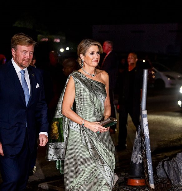 &#x397; Maxima &#x3C4;&#x3B7;&#x3C2; &#x39F;&#x3BB;&#x3BB;&#x3B1;&#x3BD;&#x3B4;&#x3AF;&#x3B1;&#x3C2; &#x3BC;&#x3B5; &#x3B1;&#x3BD;&#x3B1;&#x3C4;&#x3BF;&#x3BB;&#x3AF;&#x3C4;&#x3B9;&#x3BA;&#x3B7; &#x3C6;&#x3BF;&#x3C1;&#x3B5;&#x3C3;&#x3B9;&#x3AC; &#x3BA;&#x3B1;&#x3B9; &#x3B9;&#x3BD;&#x3B4;&#x3B9;&#x3BA;&#x3CC; &#x3C3;&#x3AC;&#x3C1;&#x3B9; &#x3C3;&#x3C4;&#x3B7;&#x3BD; &#x39A;&#x3B1;&#x3C1;&#x3B1;&#x3CA;&#x3B2;&#x3B9;&#x3BA;&#x3AE;