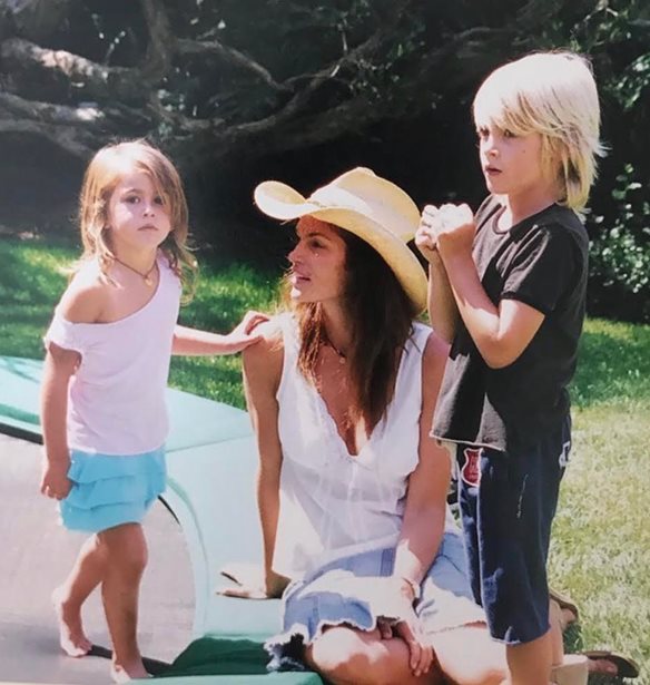 Mother&#x27;s Day: &#x39F;&#x3B9; &#x3BA;&#x3B1;&#x3BB;&#x3CD;&#x3C4;&#x3B5;&#x3C1;&#x3B5;&#x3C2; &#x3B1;&#x3BD;&#x3B1;&#x3C1;&#x3C4;&#x3AE;&#x3C3;&#x3B5;&#x3B9;&#x3C2; &#x3C4;&#x3C9;&#x3BD; celebrities &#x3C3;&#x3C4;&#x3BF; Instagram