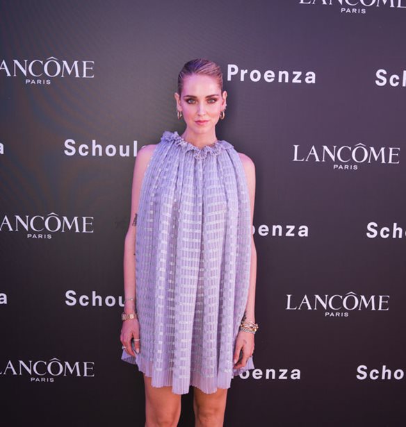 Chiara Ferragni | &#x397; &#x3C3;&#x3C5;&#x3B3;&#x3BA;&#x3B9;&#x3BD;&#x3B7;&#x3C4;&#x3B9;&#x3BA;&#x3AE; &#x3C0;&#x3C1;&#x3AC;&#x3BE;&#x3B7; &#x3B3;&#x3B9;&#x3B1; &#x3C4;&#x3BF;&#x3BD; &#x3B3;&#x3AC;&#x3BC;&#x3BF; &#x3C4;&#x3B7;&#x3C2;