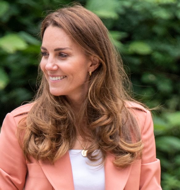 &#x397; Kate Middleton &#x3BC;&#x3B5; &#x3AD;&#x3BD;&#x3B1; &#x3C3;&#x3CD;&#x3BD;&#x3BF;&#x3BB;&#x3BF; &#x3C0;&#x3BF;&#x3C5; &#x3B1;&#x3C0;&#x3BF;&#x3C0;&#x3BD;&#x3AD;&#x3B5;&#x3B9; &#x3BA;&#x3BF;&#x3BC;&#x3C8;&#x3CC;&#x3C4;&#x3B7;&#x3C4;&#x3B1; &#x3BA;&#x3B1;&#x3B9; &#x3C0;&#x3BF;&#x3BB;&#x3C5;&#x3C4;&#x3AD;&#x3BB;&#x3B5;&#x3B9;&#x3B1;