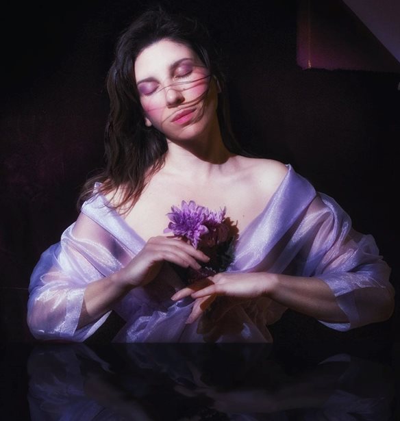 &#x39C;&#x3AF;&#x3B1; &#x3C6;&#x3C9;&#x3C4;&#x3BF;&#x3B3;&#x3C1;&#x3AC;&#x3C6;&#x3BF;&#x3C2; &#x3B1;&#x3C0;&#x3BF;&#x3C4;&#x3C5;&#x3C0;&#x3CE;&#x3BD;&#x3B5;&#x3B9; &#x3C4;&#x3B9;&#x3C2; &#x3B7;&#x3BC;&#x3AD;&#x3C1;&#x3B5;&#x3C2; &#x3C4;&#x3B7;&#x3C2; &#x3BA;&#x3B1;&#x3C1;&#x3B1;&#x3BD;&#x3C4;&#x3AF;&#x3BD;&#x3B1;&#x3C2; &#x3BC;&#x3B5; &#x3C4;&#x3BF;&#x3BD; &#x3C0;&#x3B9;&#x3BF; &#x3C3;&#x3BF;&#x3C5;&#x3C1;&#x3B5;&#x3B1;&#x3BB;&#x3B9;&#x3C3;&#x3C4;&#x3B9;&#x3BA;&#x3CC; &#x3C4;&#x3C1;&#x3CC;&#x3C0;&#x3BF;