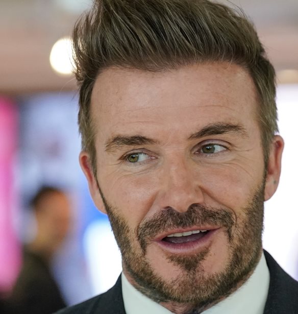David Beckham | &#x3A4;&#x3BF; &#x3BD;&#x3AD;&#x3BF; &#x3C4;&#x3B1;&#x3C4;&#x3BF;&#x3C5;&#x3AC;&#x3B6; &#x3C4;&#x3BF;&#x3C5; &#x3B5;&#x3AF;&#x3BD;&#x3B1;&#x3B9; &#x3B1;&#x3C6;&#x3B9;&#x3B5;&#x3C1;&#x3C9;&#x3BC;&#x3AD;&#x3BD;&#x3BF; &#x3C3;&#x3C4;&#x3B7; Victoria &#x3BA;&#x3B1;&#x3B9; &#x3C4;&#x3B9;&#x3C2; Spice Girls