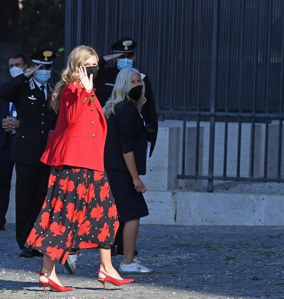 Carrie Johnson, Brigitte Macron, Begona Sanchez | &#x39F;&#x3B9; &#x3C0;&#x3B9;&#x3BF; &#x3BA;&#x3BF;&#x3BC;&#x3C8;&#x3AD;&#x3C2; &#x3C0;&#x3B1;&#x3C1;&#x3BF;&#x3C5;&#x3C3;&#x3AF;&#x3B5;&#x3C2; &#x3C3;&#x3C4;&#x3B7; &#x3C3;&#x3CD;&#x3BD;&#x3BF;&#x3B4;&#x3BF; G20