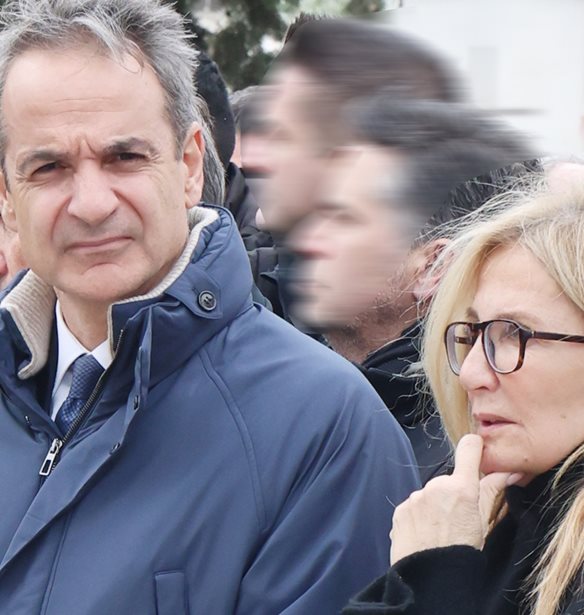 Μαρέβα Μητσοτάκη | Συνόδευσε τον σύζυγό της σε ένα θλιβερό γεγονός