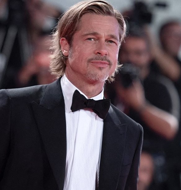O Brad Pitt &#x3C3;&#x3C4;&#x3BF; &#x3BA;&#x3CC;&#x3BA;&#x3BA;&#x3B9;&#x3BD;&#x3BF; &#x3C7;&#x3B1;&#x3BB;&#x3AF;! &#x395;&#x3BD;&#x3C4;&#x3C5;&#x3C0;&#x3C9;&#x3C3;&#x3AF;&#x3B1;&#x3C3;&#x3B5; &#x3C3;&#x3C4;&#x3BF; &#x3A6;&#x3B5;&#x3C3;&#x3C4;&#x3B9;&#x3B2;&#x3AC;&#x3BB; &#x392;&#x3B5;&#x3BD;&#x3B5;&#x3C4;&#x3AF;&#x3B1;&#x3C2;